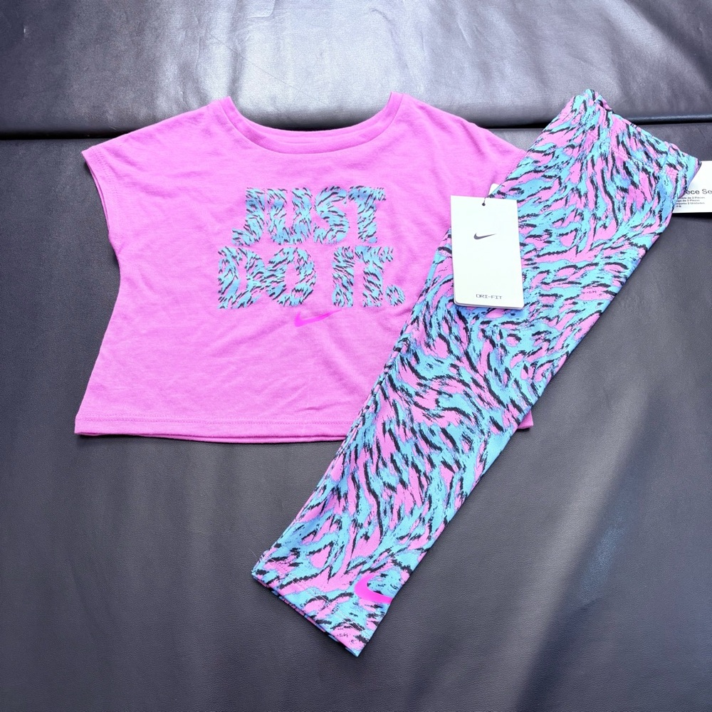 NWT Nike Leggings & Tee Set Girls Size 3T